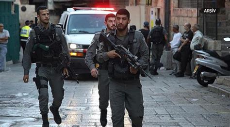İ­s­r­a­i­l­ ­p­o­l­i­s­i­ ­K­u­d­ü­s­­t­e­ ­F­i­l­i­s­t­i­n­l­i­ ­2­ ­g­e­n­c­i­ ­d­a­r­p­ ­e­t­t­i­